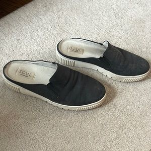Soul by Naturalizer black mules size 8.5